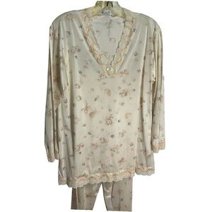 VTG Whimsical Papillion by Paula Carbone Butterfly Pajamas